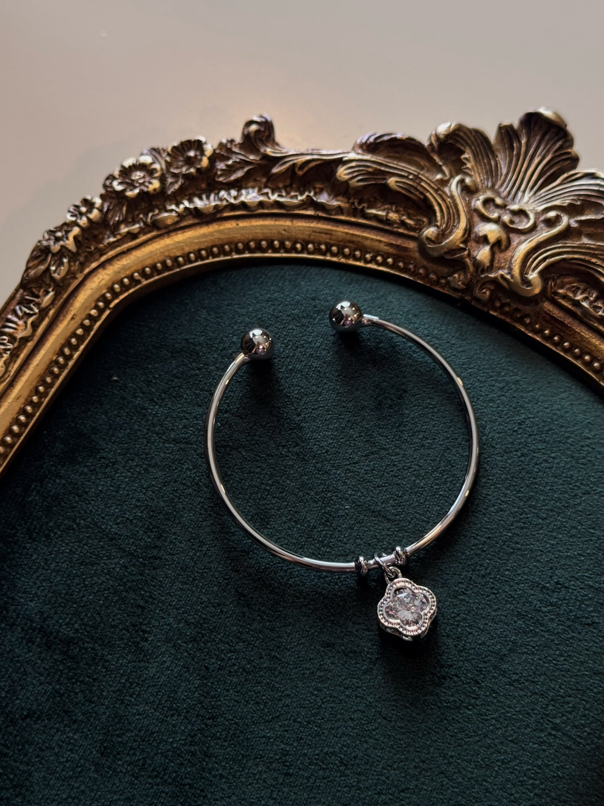 Big Clover Adjustable Bangle in Silver